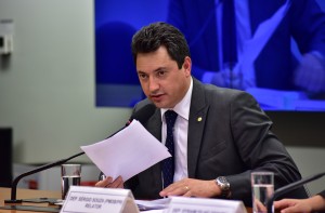 Sergio Souza afirma que acordo será bom para Postalis e para banco 