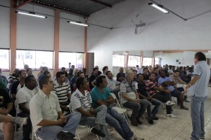 SINDECTEB realiza encontro com diretores e delegados