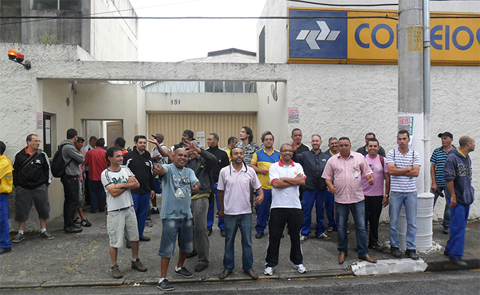 Carteiros do CDD São Bernardo fazem greve para pedir mais segurança