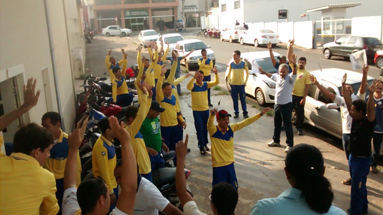  Tocantins decide em assembléia pela greve a partir da 00 hora do dia 16