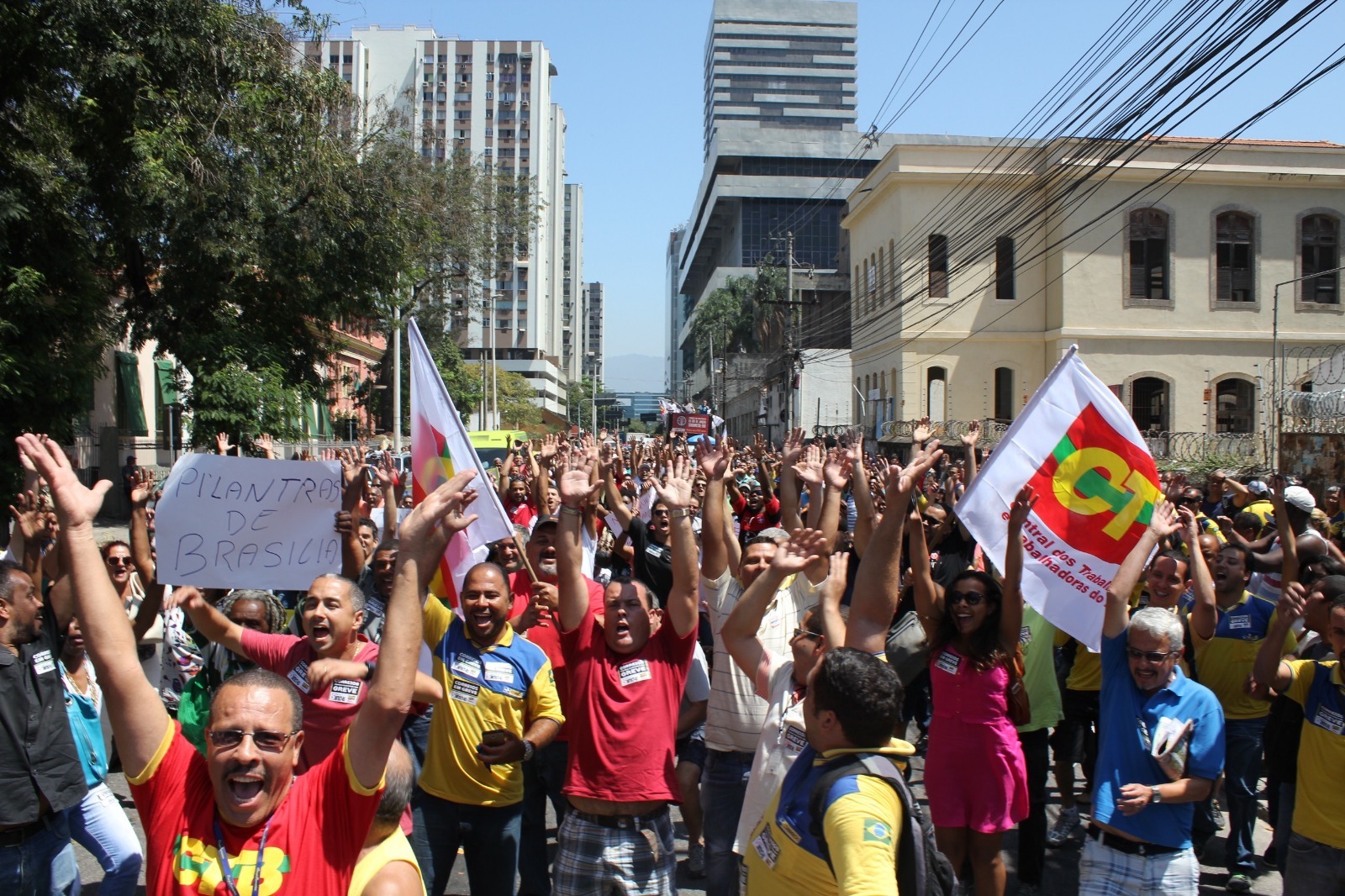 SINTECT-RJ: Assembleia do Rio de Janeiro mantém greve e enterra Pinheiro