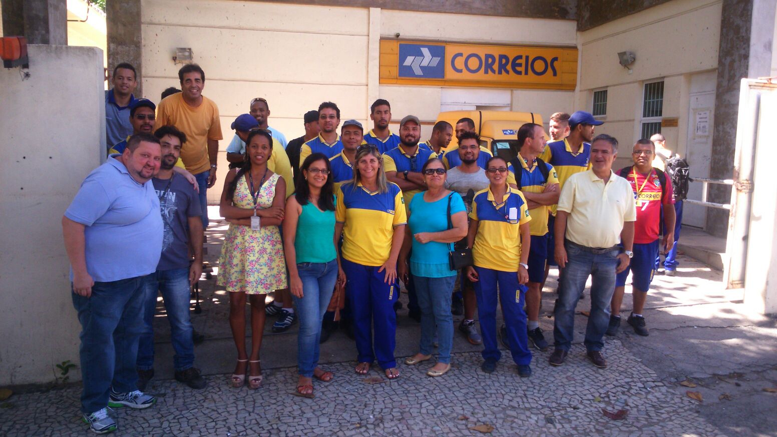 Trabalhadores do Rio de Janeiro paralisam suas atividades contra o fechamento arbitrário do CEE Macaé