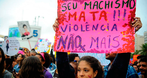 No mês da mulher, Câmara vota projeto que aumenta pena para crime de estupro coletivo